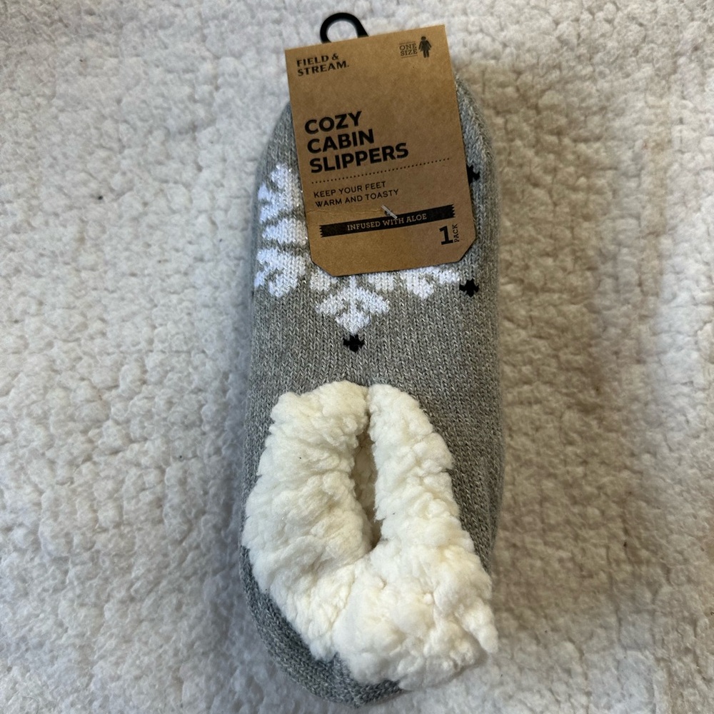 Field and Stream Cozy Slipper Booties